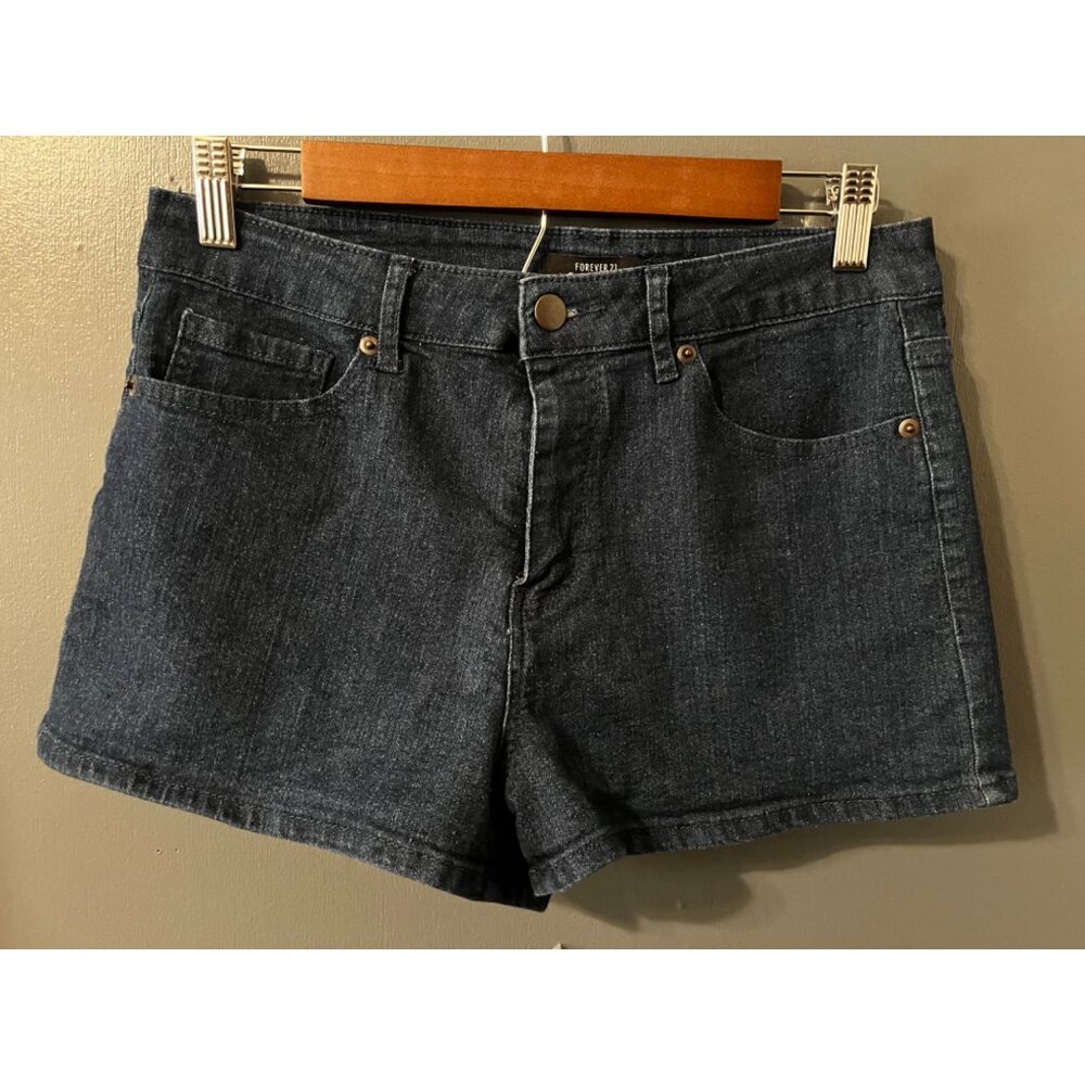 Forever 21 Size 12 Denim Blue Mid-Rise Casual Shorts Size 31 Classic Style